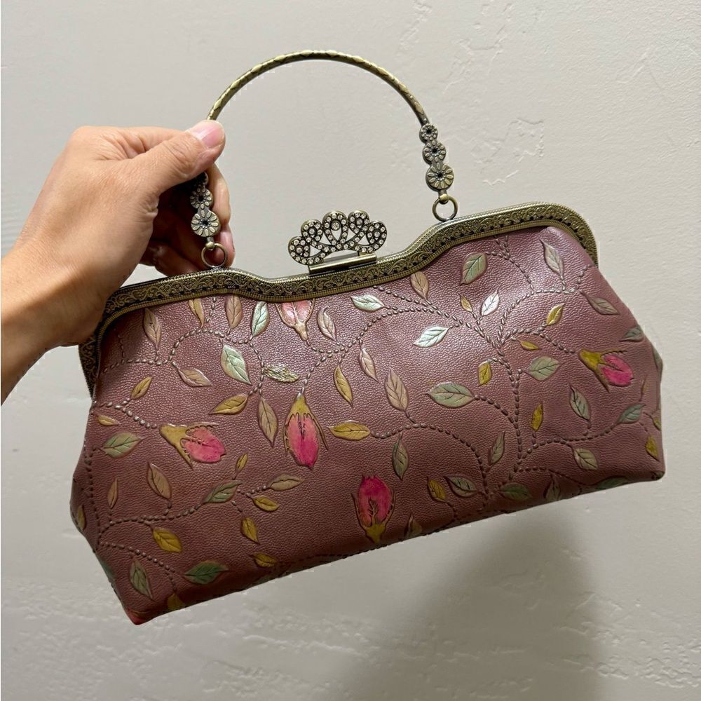 HandmadeâVintageâStyleâGenuineâEmbossedâCowhideâCrownâShadeâClosureâSatchel